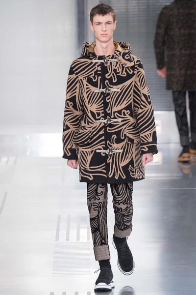 Look 37